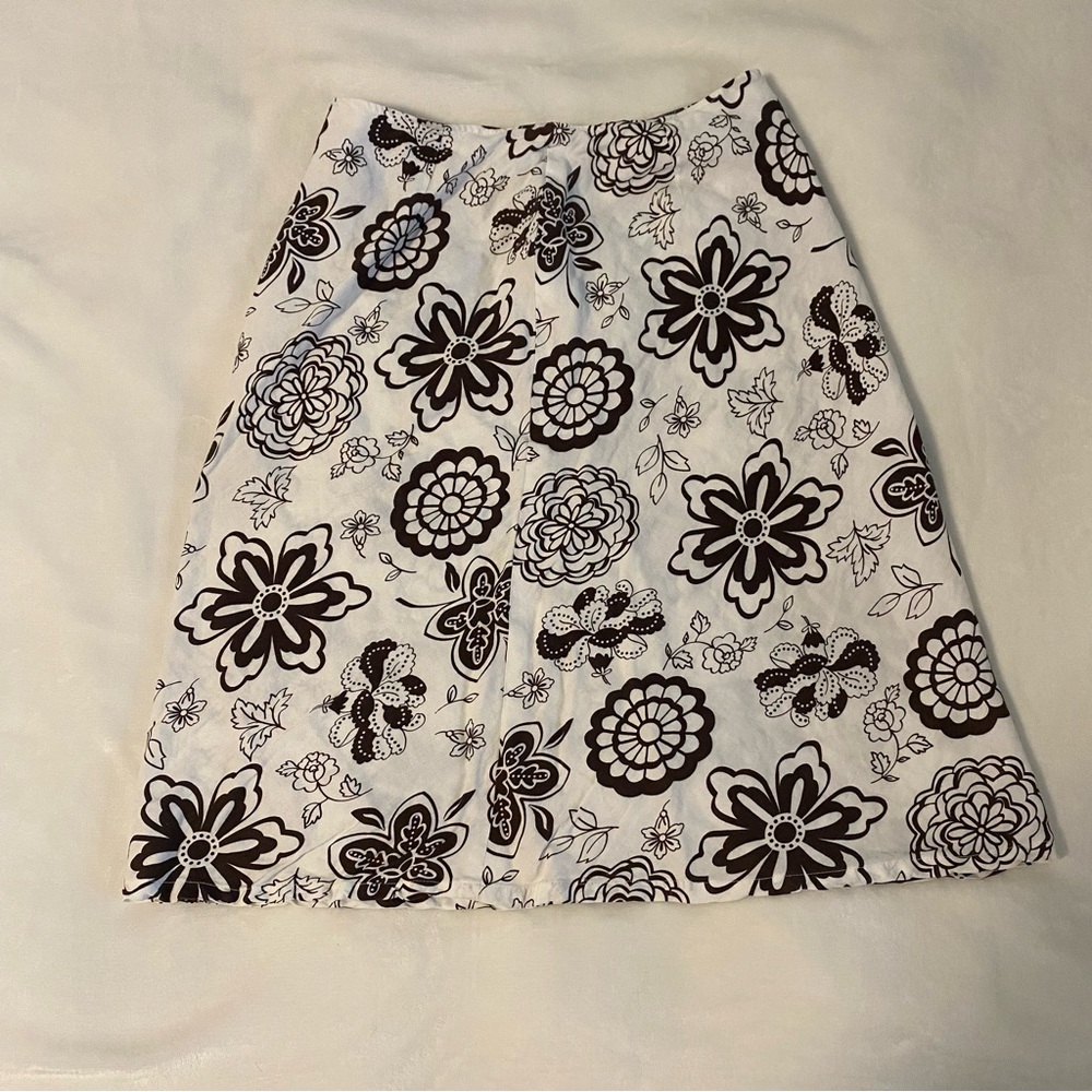 Women's Style & Co Circle Skirt Knee Length Black & White Floral Size 6